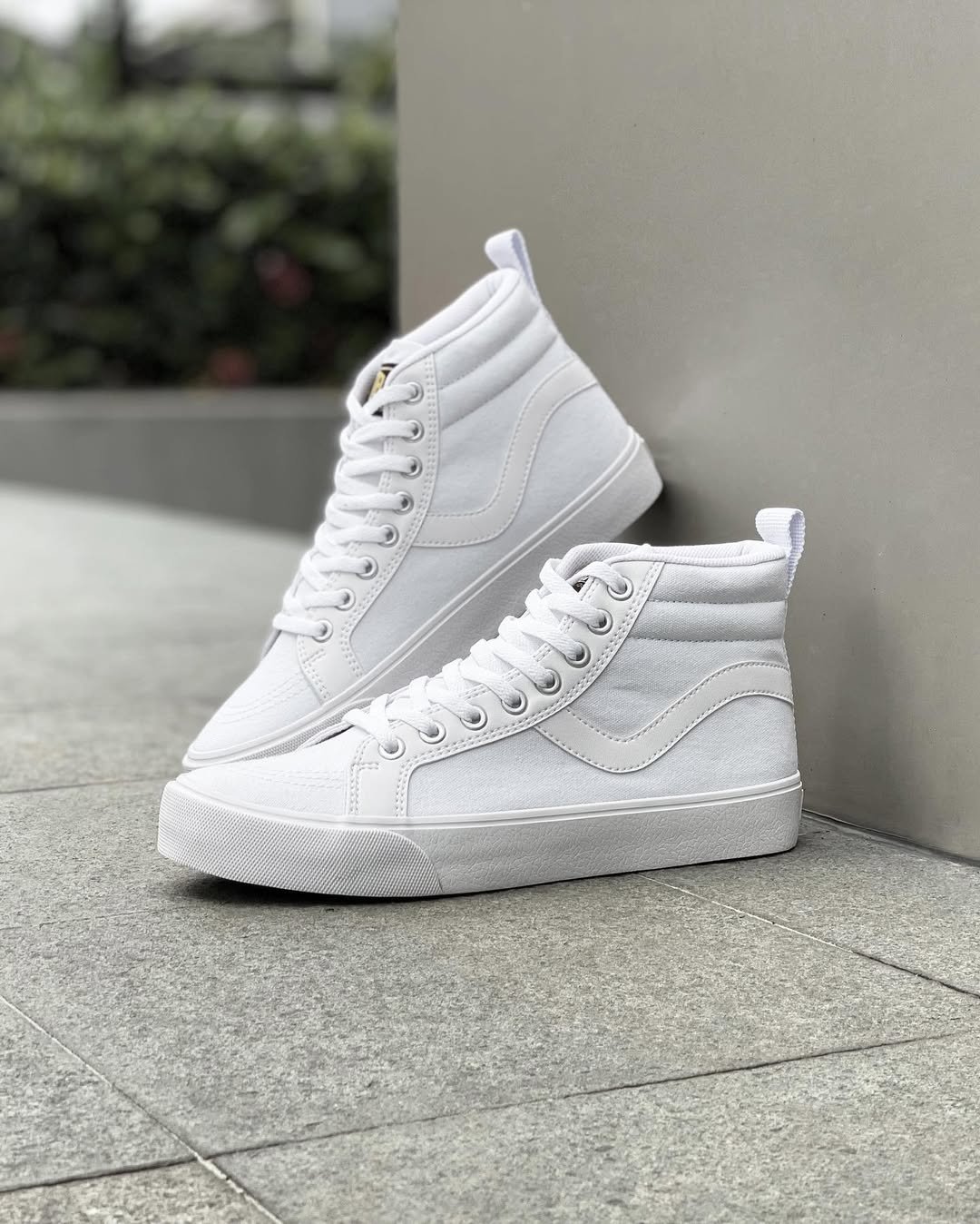 Ventela Republic High White